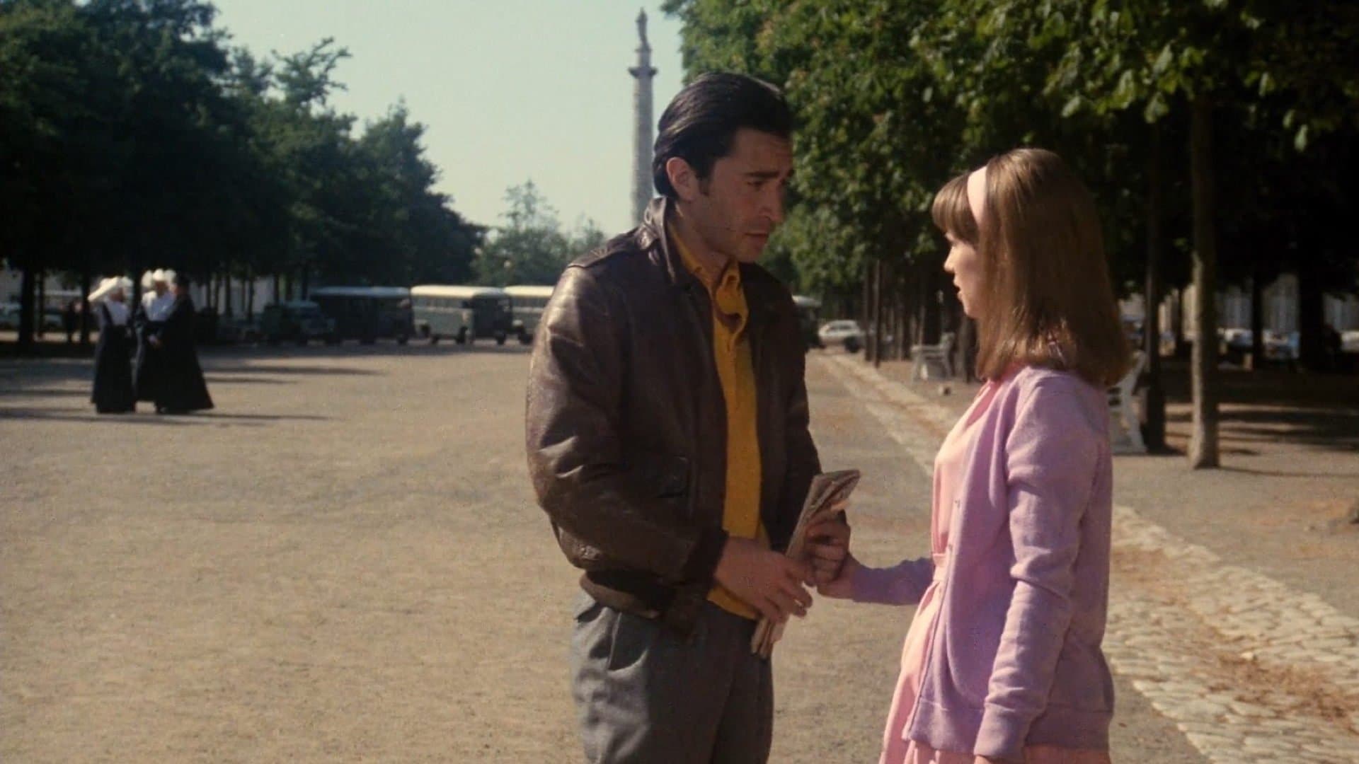 Backdrop for Une chambre en ville