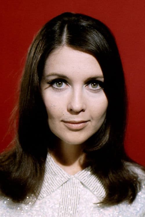 Anjanette Comer