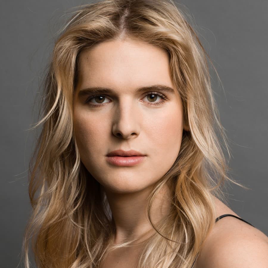 Hari Nef